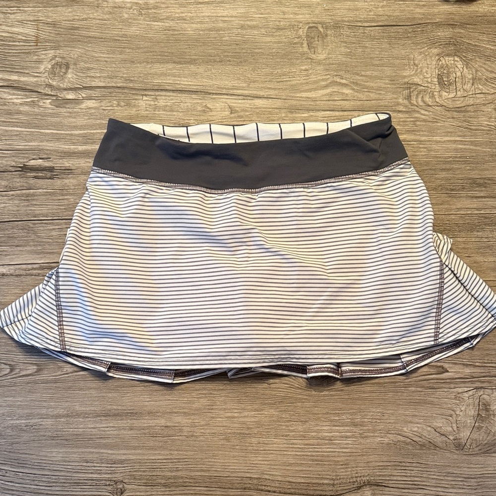 lululemon athletica White and Gray Striped Women’s Skort